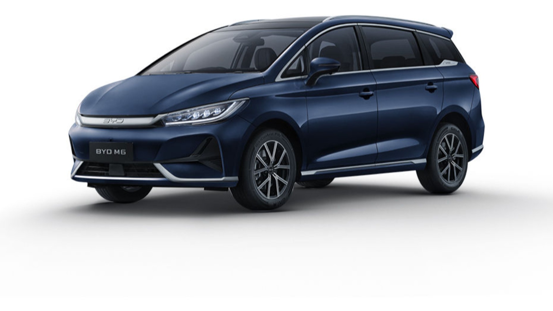 BYD M6